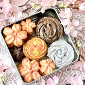 春のクッキー缶